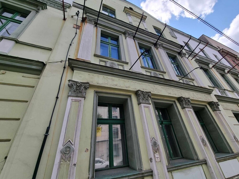 Na początku ubiegłego roku władze miasta poinformowały, że dawny budynek biblioteki centralnej w Wirku przejdzie gruntowny remont. Postanowiliśmy sprawdzić, na jakim etapie jest projekt.