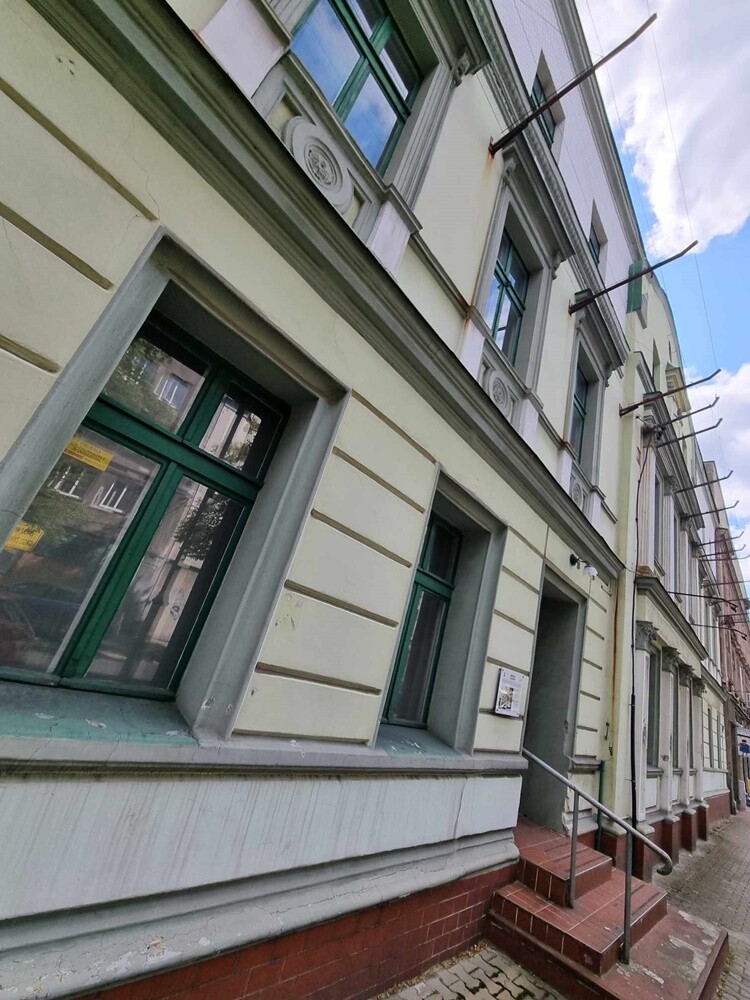 Na początku ubiegłego roku władze miasta poinformowały, że dawny budynek biblioteki centralnej w Wirku przejdzie gruntowny remont. Postanowiliśmy sprawdzić, na jakim etapie jest projekt.