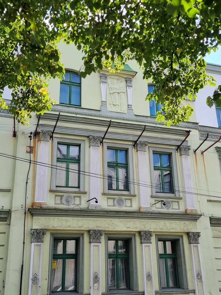 Na początku ubiegłego roku władze miasta poinformowały, że dawny budynek biblioteki centralnej w Wirku przejdzie gruntowny remont. Postanowiliśmy sprawdzić, na jakim etapie jest projekt.