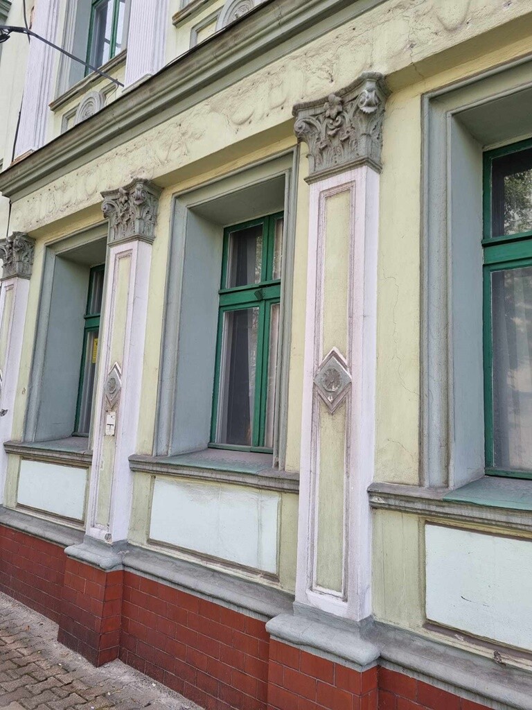 Na początku ubiegłego roku władze miasta poinformowały, że dawny budynek biblioteki centralnej w Wirku przejdzie gruntowny remont. Postanowiliśmy sprawdzić, na jakim etapie jest projekt.