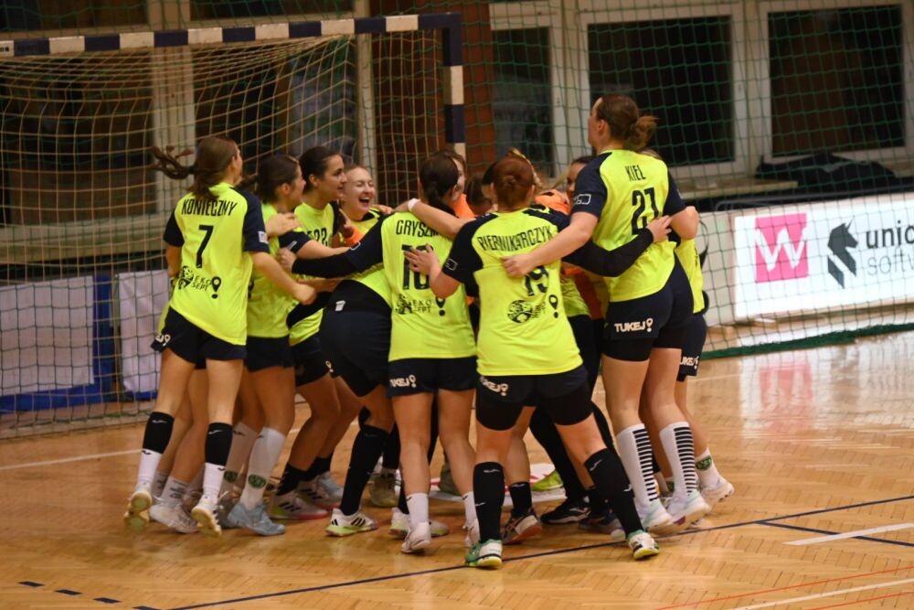 Derby Rudy Śląskiej w piłce ręcznej kobiet/fot. FB Michał Pierończyk