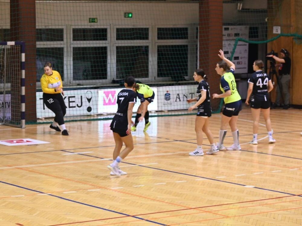 Derby Rudy Śląskiej w piłce ręcznej kobiet/fot. FB Michał Pierończyk
