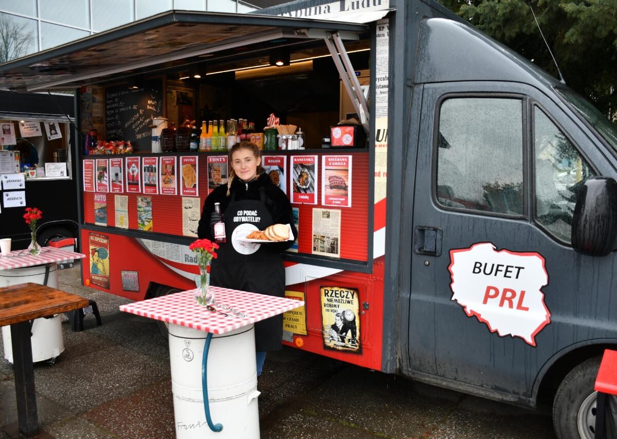 Trwa "Dmuchane Zakończenie Ferii". Atrakcji dla dzieci jest tutaj co niemiara! / fot. Jacek Knapik