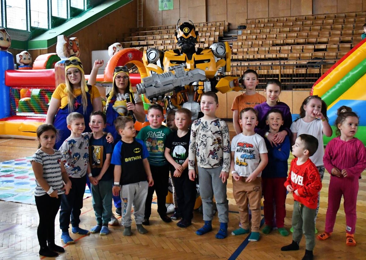 Trwa "Dmuchane Zakończenie Ferii". Atrakcji dla dzieci jest tutaj co niemiara! / fot. Jacek Knapik