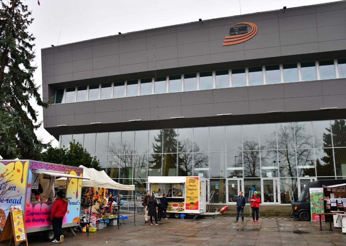 Trwa "Dmuchane Zakończenie Ferii". Atrakcji dla dzieci jest tutaj co niemiara! / fot. Jacek Knapik