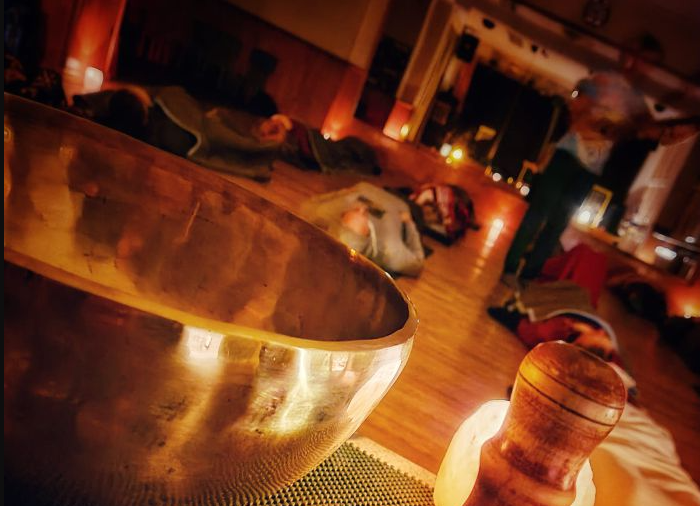 Dom Kultury w Bielszowicach zaprasza na kąpiel w dźwiękach z misami tybetańskimi i gongami