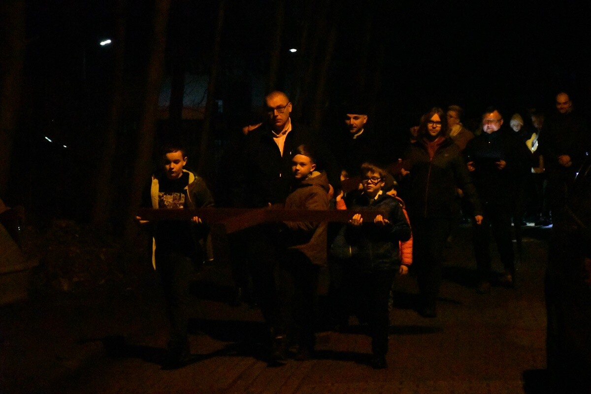 Droga Krzyżowa ulicami miasta. / fot. Jacek Knapik