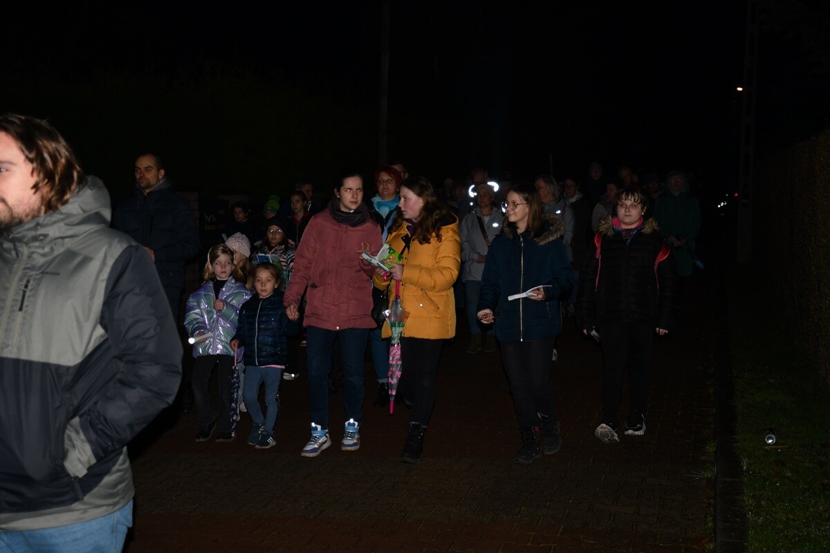 Droga Krzyżowa ulicami miasta. / fot. Jacek Knapik