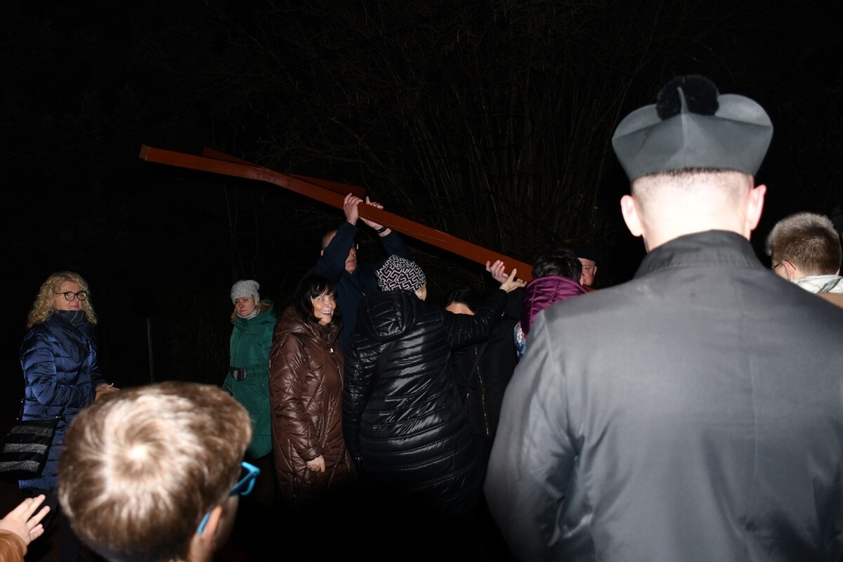 Droga Krzyżowa ulicami miasta. / fot. Jacek Knapik