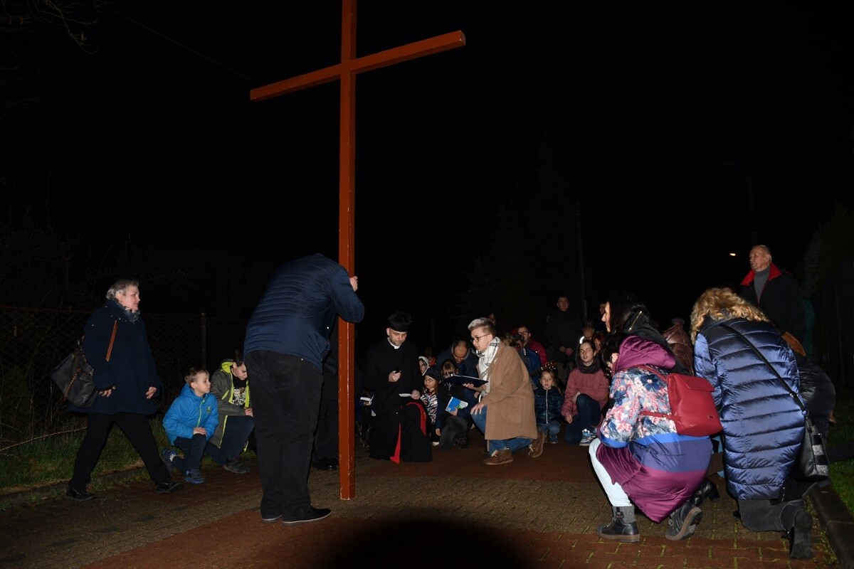 Droga Krzyżowa ulicami miasta. / fot. Jacek Knapik