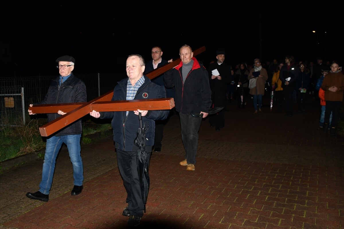 Droga Krzyżowa ulicami miasta. / fot. Jacek Knapik