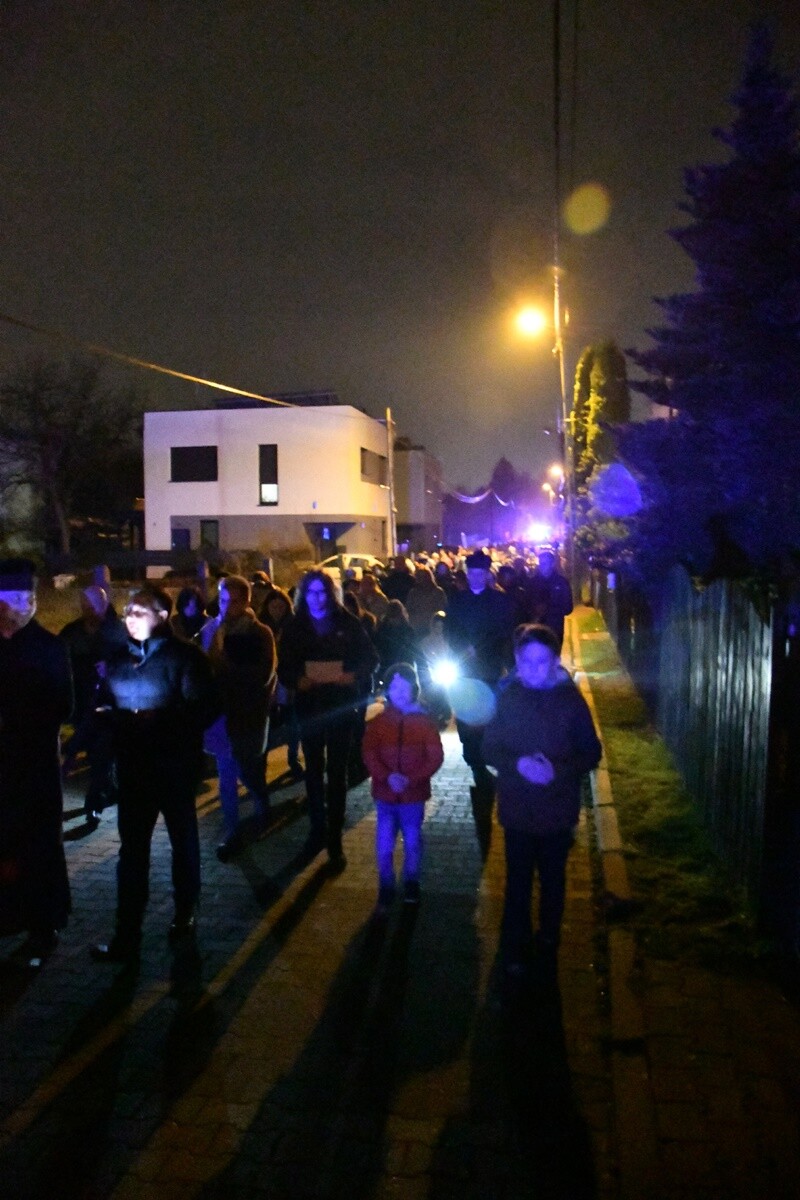 Droga Krzyżowa ulicami miasta. / fot. Jacek Knapik