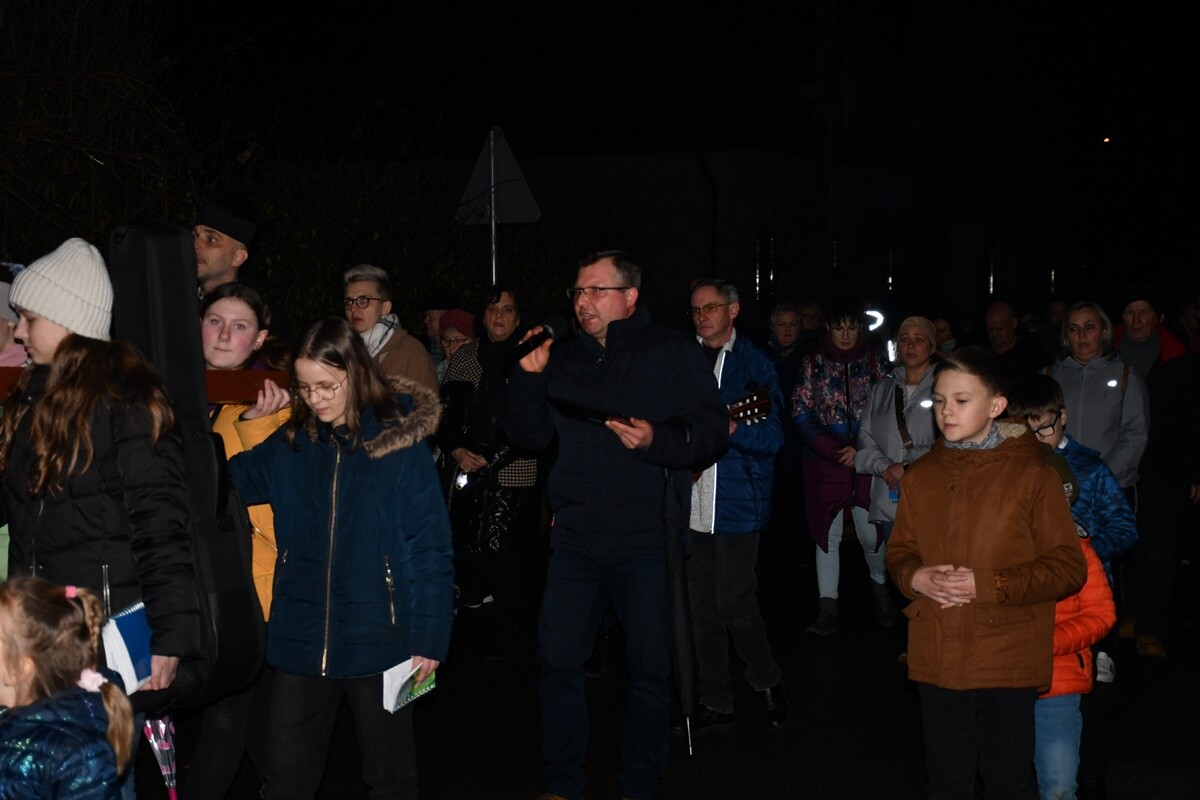 Droga Krzyżowa ulicami miasta. / fot. Jacek Knapik