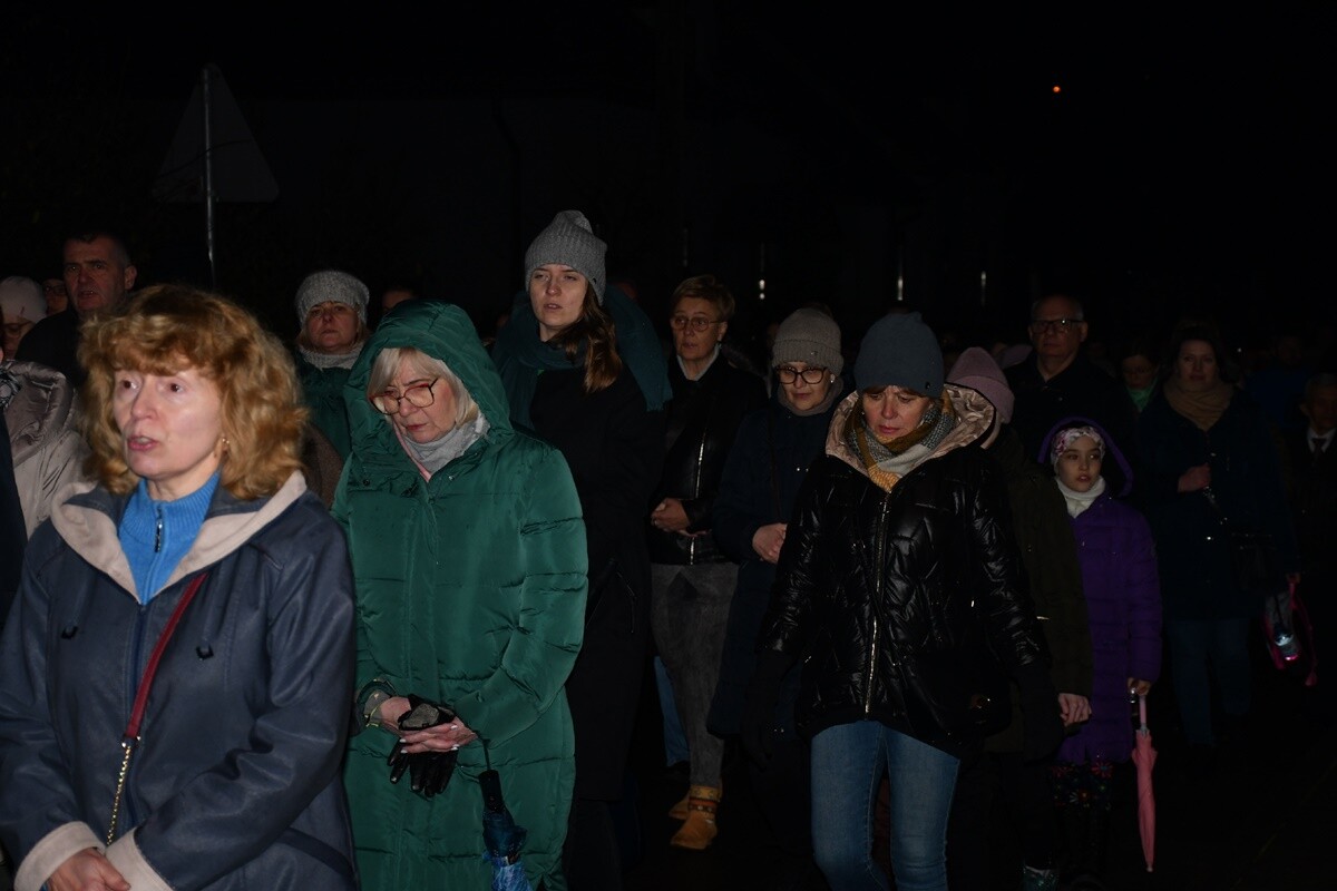 Droga Krzyżowa ulicami miasta. / fot. Jacek Knapik