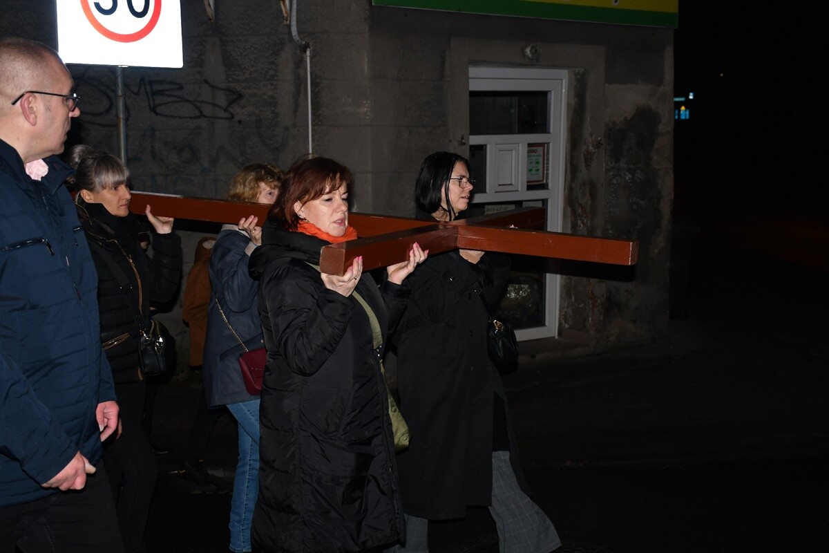 Droga Krzyżowa ulicami miasta. / fot. Jacek Knapik