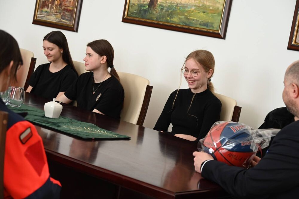 Żeńska drużyna koszykówki z IV LO z sukcesami na szczeblu wojewódzkim!/Fot. FB Michał Pierończyk