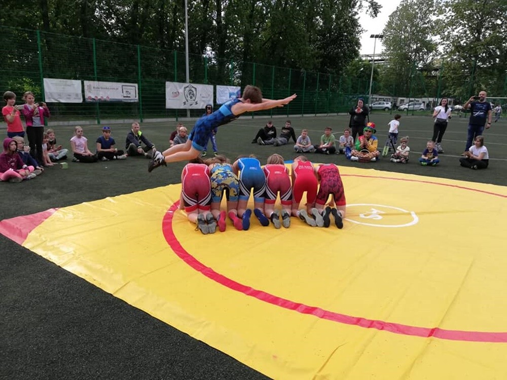 Pierwszy czerwca to wyjątkowy dzień dla wszystkich dzieci. Nie inaczej było w naszym mieście. Na Orliku w Nowym Bytomiu pracownicy Miejskiego Ośrodka Sportu i Rekreacji zorganizowali wyjątkowy Dzień Dziecka. 