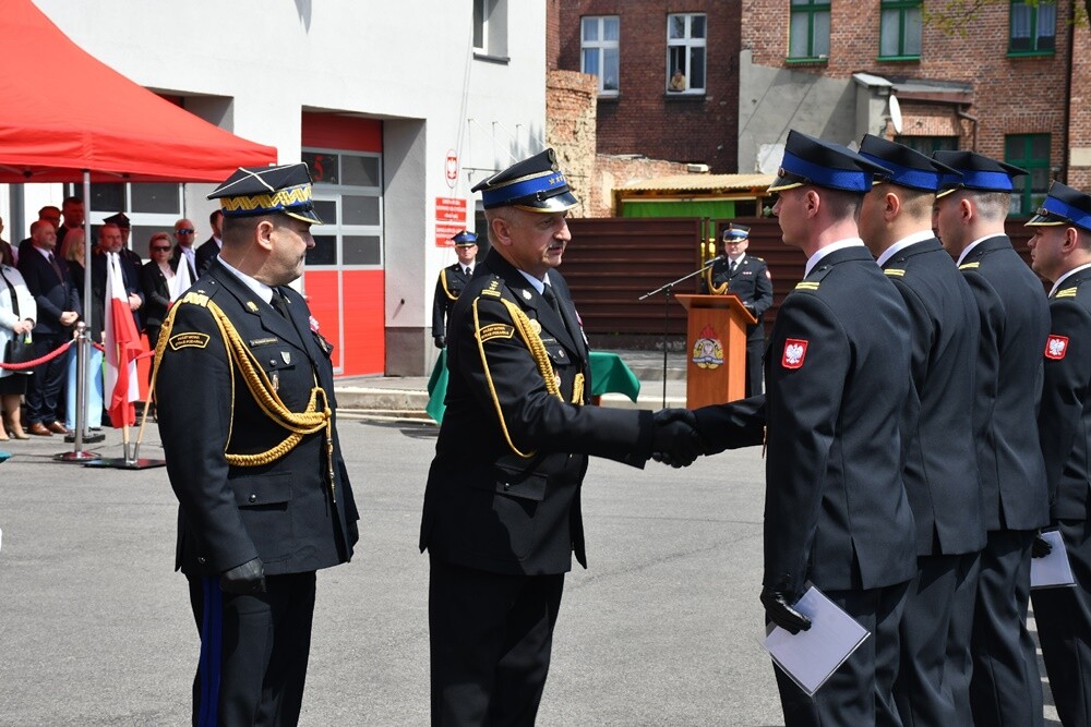 W środę, 10 maja przed siedzibą Komendy Miejskiej Państwowej Straży Pożarnej w Rudzie Śląskiej odbyły się uroczyste Obchody Dnia Strażaka. 

fot. Jacek Knapik