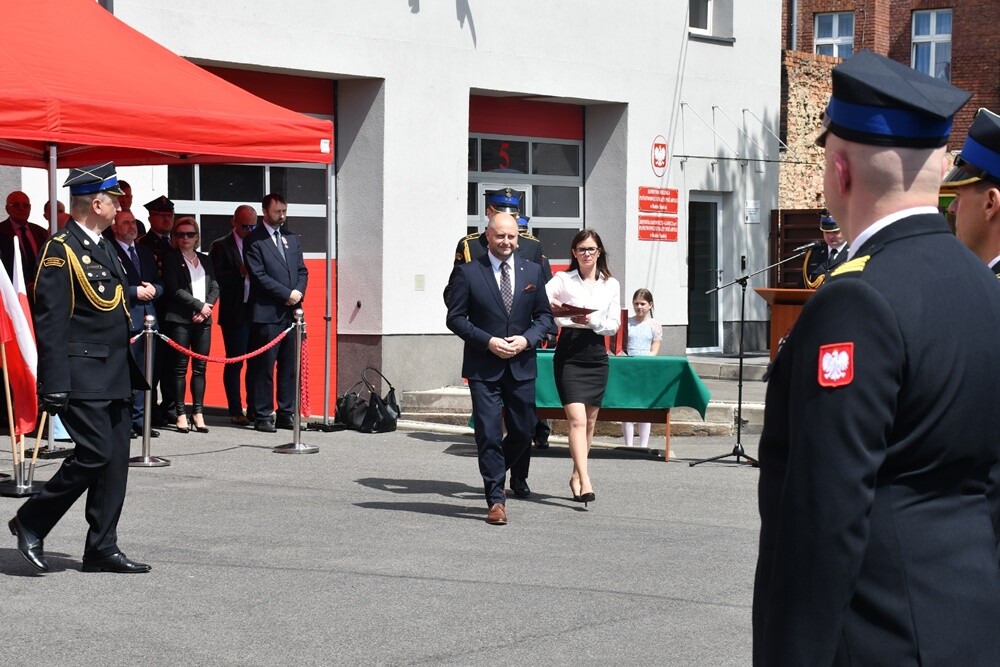 W środę, 10 maja przed siedzibą Komendy Miejskiej Państwowej Straży Pożarnej w Rudzie Śląskiej odbyły się uroczyste Obchody Dnia Strażaka. 

fot. Jacek Knapik