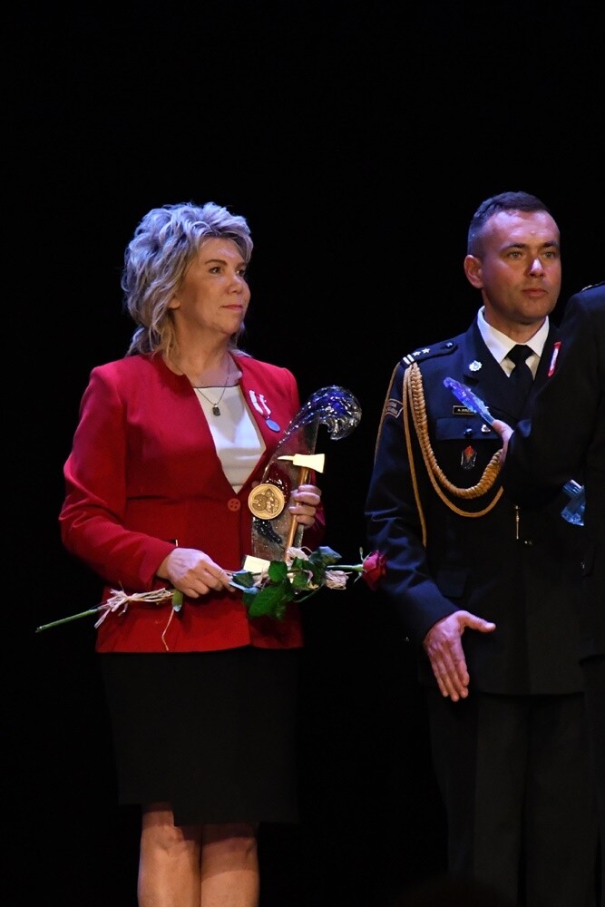 17 maja w Miejskim Centrum Kultury im. Henryka Bisty w Rudzie Śląskiej odbyły się uroczyste Obchody Dnia Strażaka oraz 30 – lecia powstania Państwowej Straży Pożarnej.

fot. Jacek Knapik