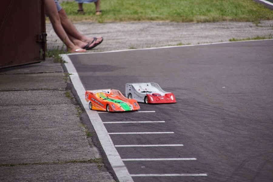 Eliminacje Mistrzostw Polski modeli samochodów zdalnie sterowanych ON- ROAD odbyły się w weekend w Rudzie Śląskiej - Wirku.