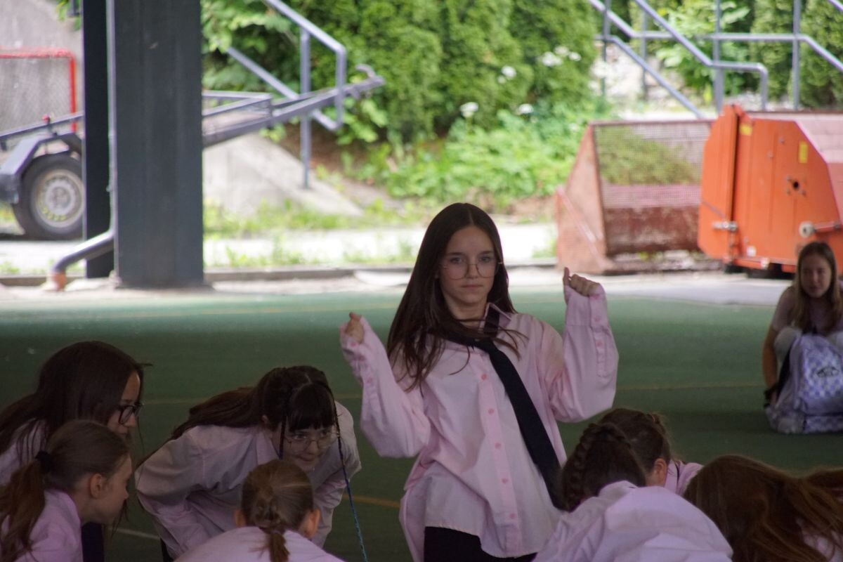 Studio Tańca "Energia" tanecznym krokiem kończy bieżący sezon aktywności! W sobotni poranek, 14 czerwca na kortach tenisowych Burloch Areny odbył się rodzinny festyn.