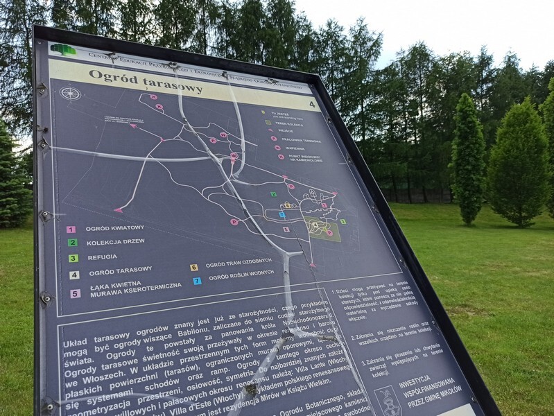 Arkadia w centrum województwa śląskiego? Tak, Śląski Ogród Botaniczny w Mikołowie zasługuje na miano sielskiej krainy. Tu życie biegnie powoli, a spacerując malowniczymi alejkami, podziwiamy cuda przyrody, wsłuchując się w kojące ptasie trele. Macie wolne popołudnie? Koniecznie wybierzcie się do Mikołowa. Wycieczka gwarantuje wytchnienie od wielkomiejskiego życia i relaks na łonie natury. 