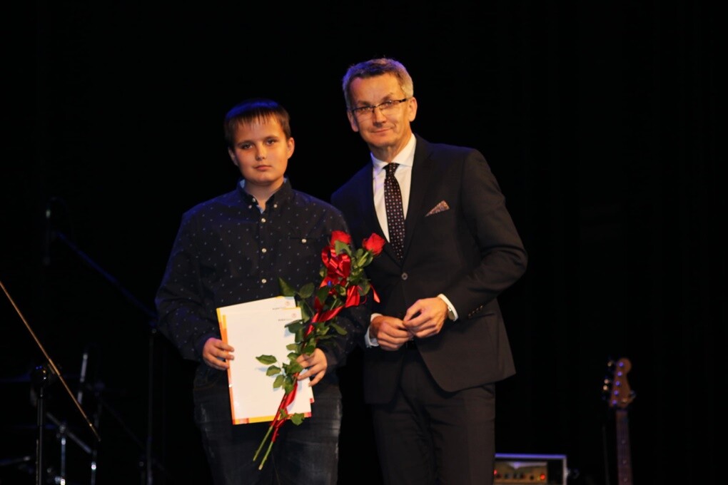 Wczoraj w Miejskim Centrum Kultury im. Henryka Bisty, ponad 60 sportowców oraz kilkunastu trenerów z Rudy Śląskiej otrzymało nagrody Prezydenta Miasta za osiągnięcia i wyniki uzyskane w 2019 roku. 