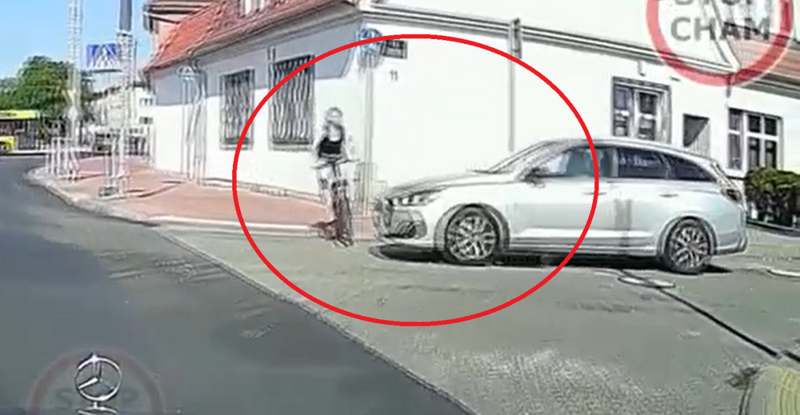 Groźne zdarzenie w Rudzie Śląskiej. Rowerzystka potrącona na przejeździe rowerowym! [FILM]