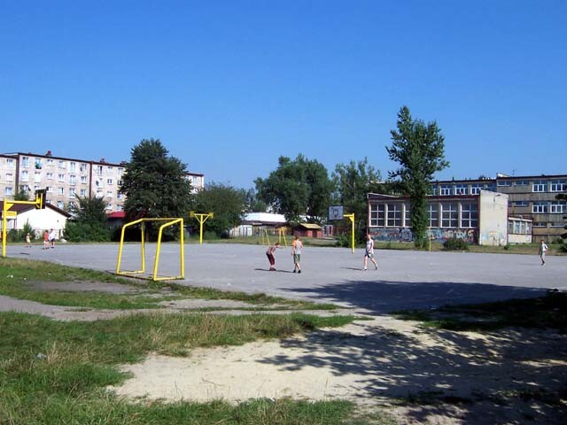 Halemba - Boiska Gimnazjum nr 9 - ul. Zamenhofa 12