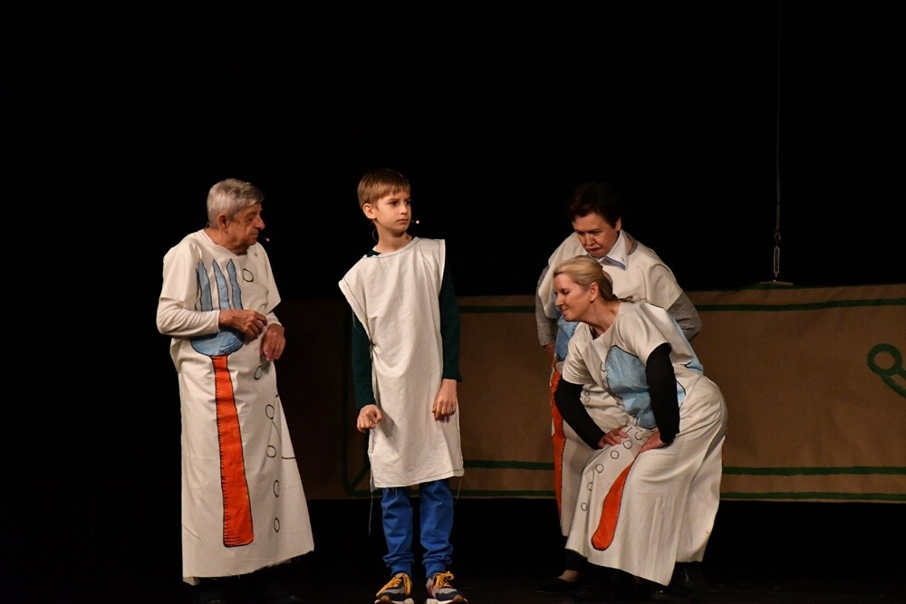 Wczoraj w Śląskim Teatrze Impresaryjnym został wystawiony spektakl pt. "Historia pewnego przedmiotu". fot. Jacek Knapik
