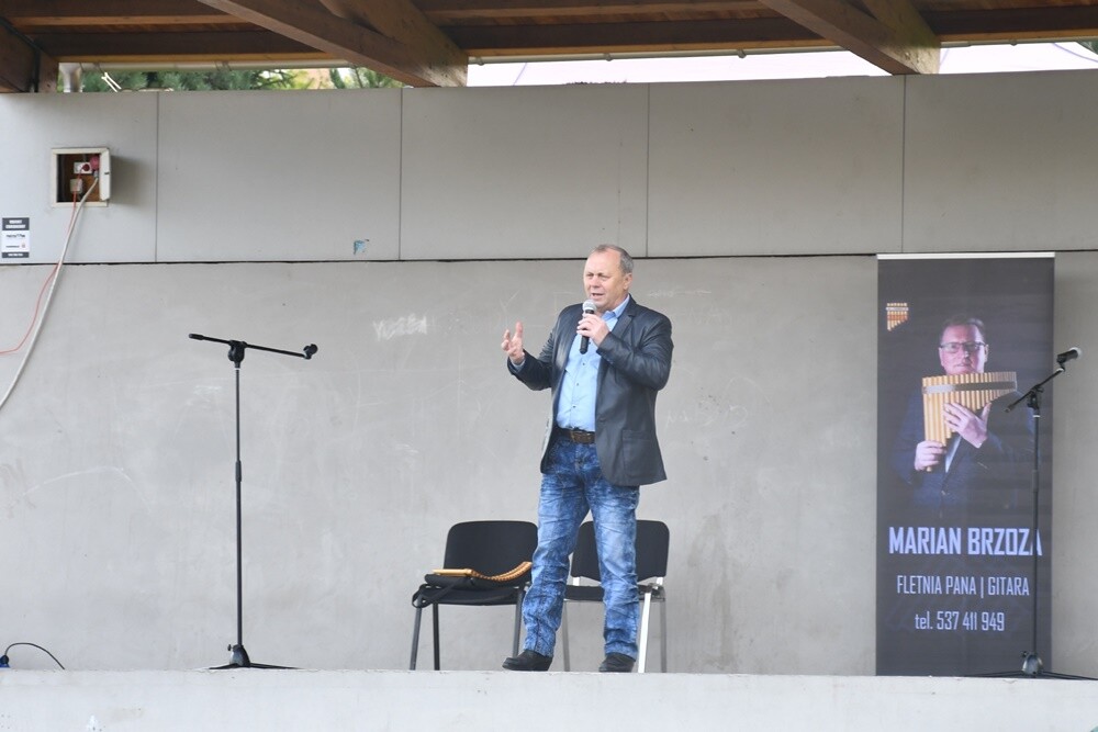 Wczoraj na terenie basenu letniego przy ul. Ratowników w Nowym Bytomiu odbyła się wyjątkowa impreza dla starszych mieszkańców naszego miasta. W imprezie wzięli udział seniorzy z naszego miasta.

fot. Jacek Knapik