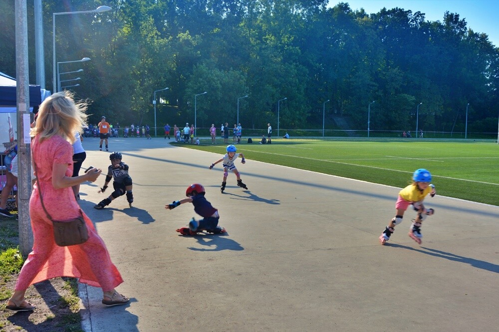 Wczoraj na Burloch Arenie odbył się II Festiwal Rolkowy. Impreza zgromadziła wielu miłośników jazdy na rolkach. Organizatorzy wydarzenia przygotowali wiele atrakcji zarówno dla najmłodszych, jak i dorosłych. 

fot. Jacek Knapik