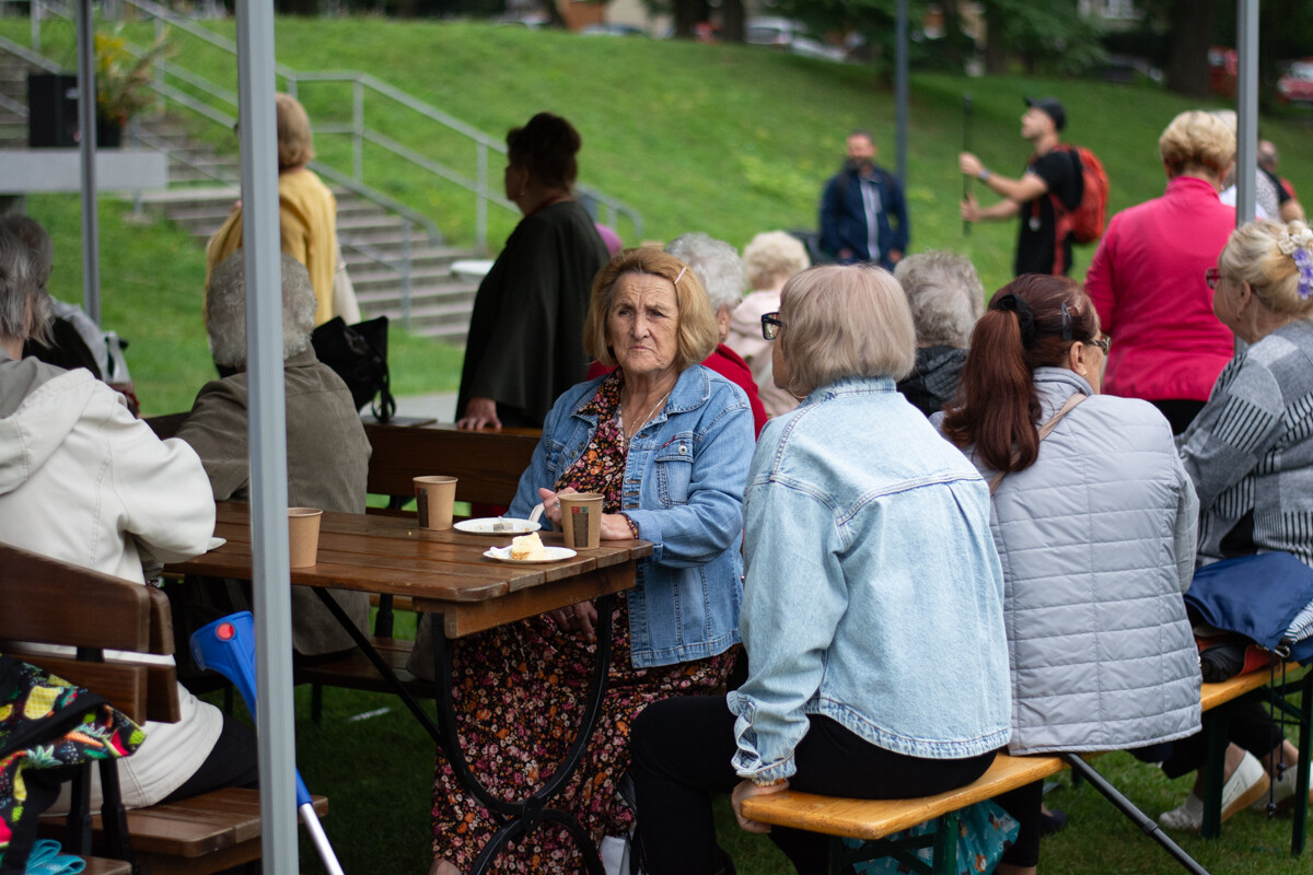 Seniorzy bawili się na całego w Nowym Bytomiu! Tak wyglądała Rudzka Senioriada [ZDJĘCIA] / fot. Marek i Krzysztof Faber