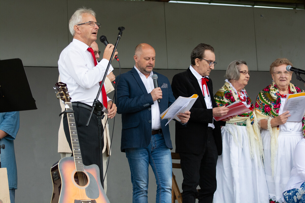 Seniorzy bawili się na całego w Nowym Bytomiu! Tak wyglądała Rudzka Senioriada [ZDJĘCIA] / fot. Marek i Krzysztof Faber