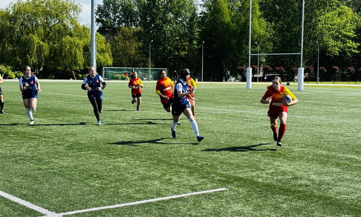 Rudzkie rugbistki do lat 16 (kadetki) zajęły 4 miejsce w rozgrywanym w sobotę IV turnieju Mistrzostw Polski Kobiet Rugby 7 U16 / fot. K. S. RUGBY Ruda Śląska
