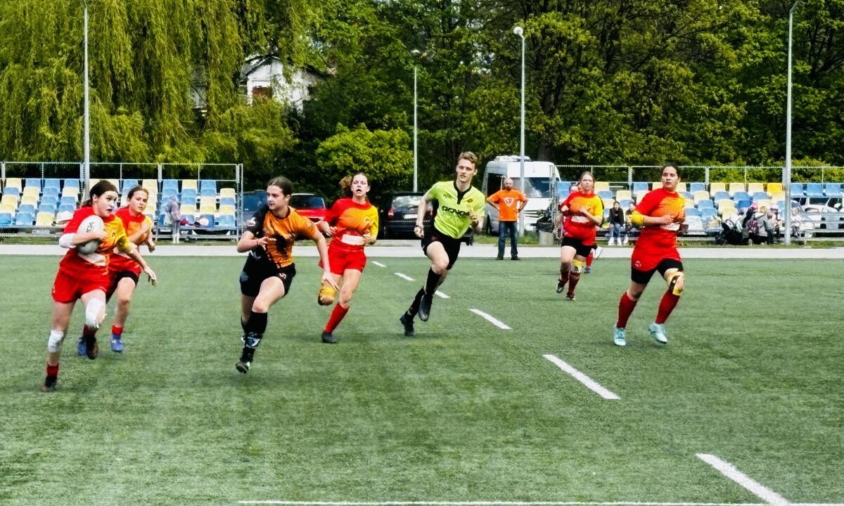 Rudzkie rugbistki do lat 16 (kadetki) zajęły 4 miejsce w rozgrywanym w sobotę IV turnieju Mistrzostw Polski Kobiet Rugby 7 U16 / fot. K. S. RUGBY Ruda Śląska