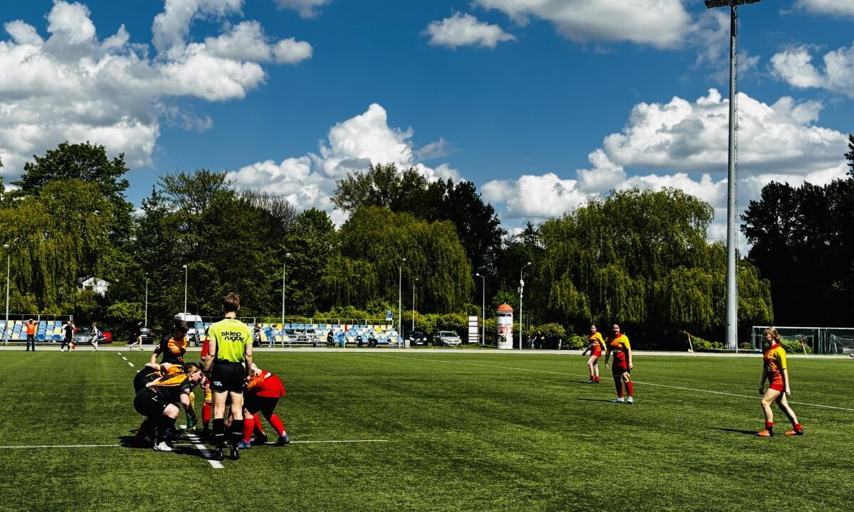 Rudzkie rugbistki do lat 16 (kadetki) zajęły 4 miejsce w rozgrywanym w sobotę IV turnieju Mistrzostw Polski Kobiet Rugby 7 U16 / fot. K. S. RUGBY Ruda Śląska