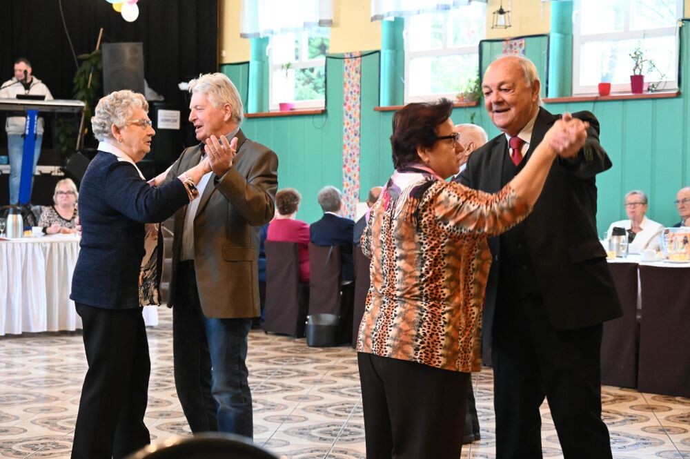 Jubileusze seniorów w siedzibie chóru "Słowiczek"/fot. FB Michał Pierończyk