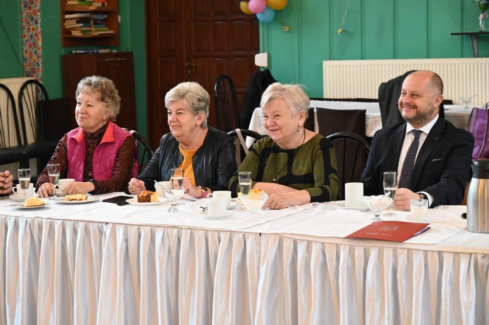 Jubileusze seniorów w siedzibie chóru "Słowiczek"/fot. FB Michał Pierończyk