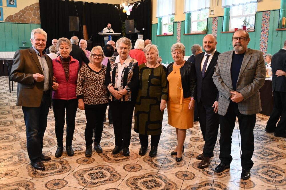Jubileusze seniorów w siedzibie chóru "Słowiczek"/fot. FB Michał Pierończyk