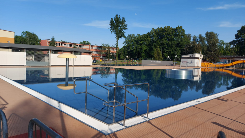 Już w czwartek otwarcie basenu letniego w Rudzie Śląskiej! [CENNIK, GODZINY OTWARCIA]