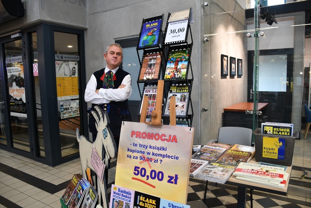 Wczoraj w Stacji Biblioteka odbyło się kolejne wydarzenie w ramach Festu Literackiego "Kakauszale" - VIII Targi Śląskiej Książki. W czasie imprezy śląscy wydawcy zaprezentowali swoje najnowsze książki, które podpisywane były przez autorów biorących udział w targach. 

fot. Jacek Knapik