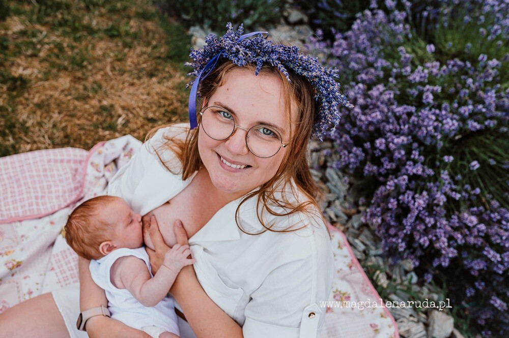 Magdalena Ruda ze studia fotograficznego Foto Venus już po raz kolejny zaprosiła rudzianki na sesję grupowego karmienia piersią.

fot. Foto Venus