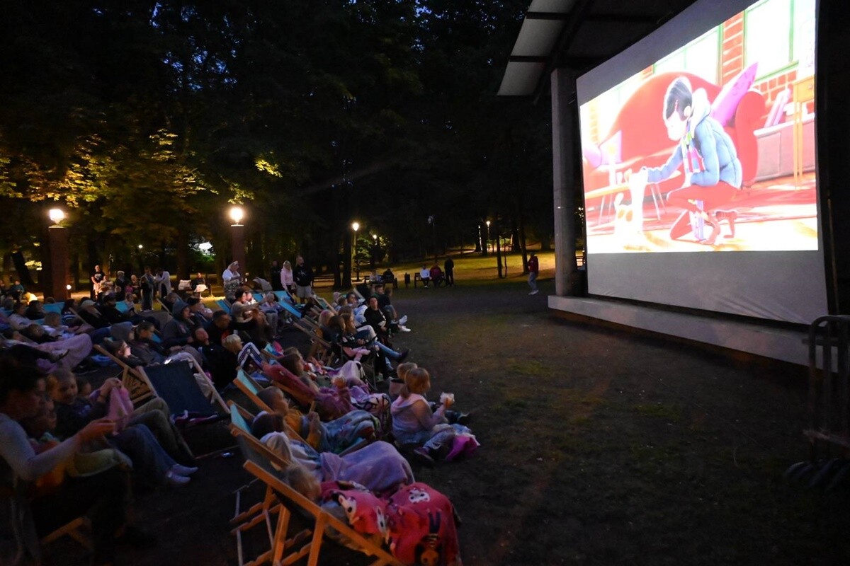 Kino plenerowe i rodzinny festyn w Parku im. Augustyna Kozioła. / fot. FB Michał Pierończyk
