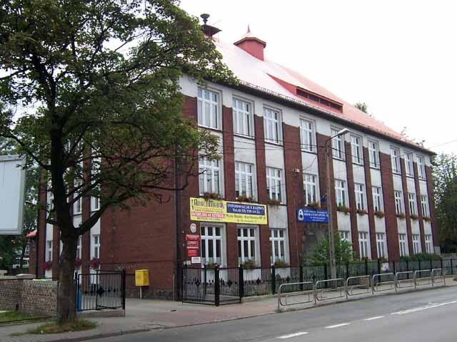 Kochłowice - Zespół Szkolno-Przedszkolny nr 3 (Biuro radnych) - ul. Wyzwolenia