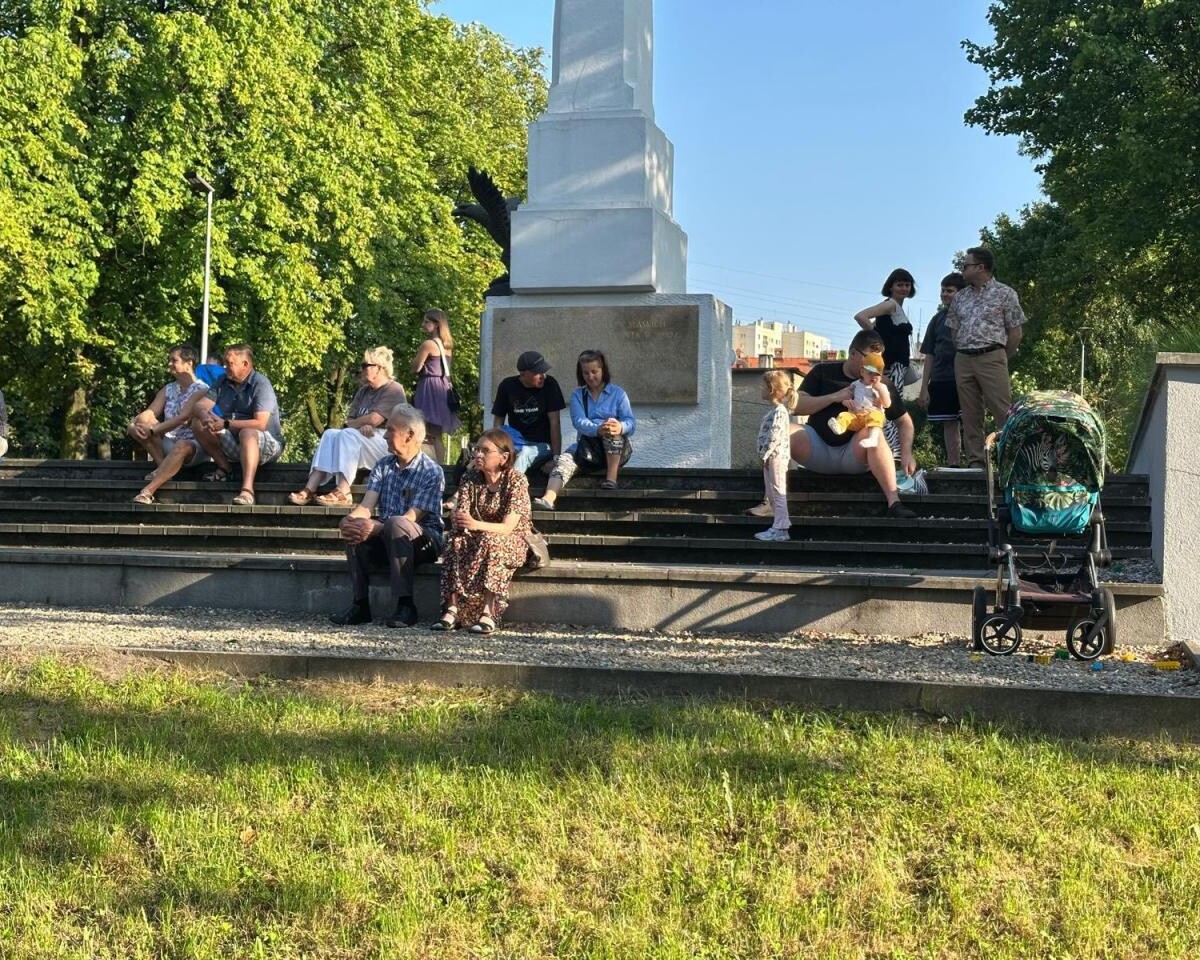 W niedzielę na plantach w Kochłowicach odbył się koncert promenadowy Orkiestry Dętej KWK "Halemba".