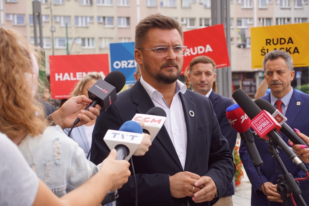 1 sierpnia na nowobytomskim rynku, Krzysztof Mejer zwołał konferencję prasową, podczas której, wielu śląskich samorządowców poparło jego kandydaturę na funkcję prezydenta Rudy Śląskiej.