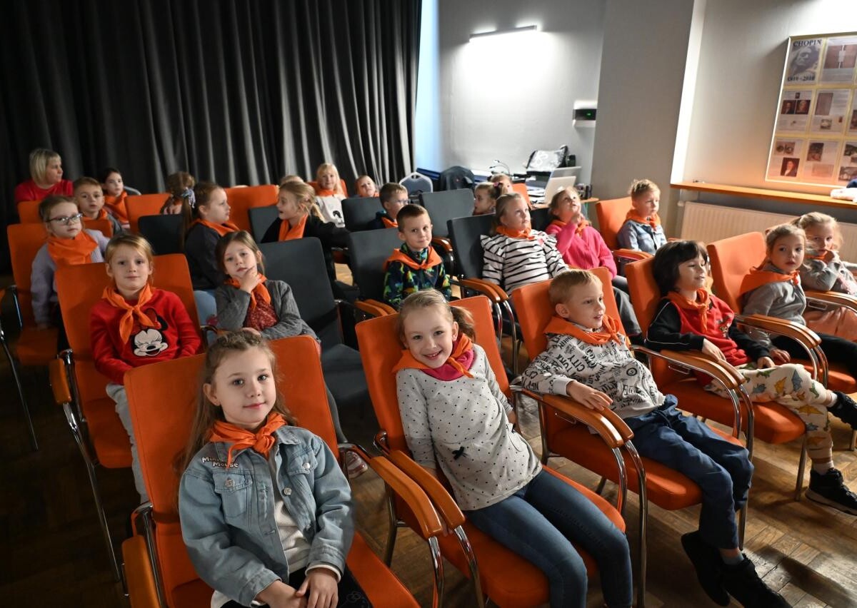 W Rudzie Śląskiej wręczono nagrody w konkursie plastycznym „Mamo, tato, toaleta to nie śmietnik” / fot. UM Ruda Śląska