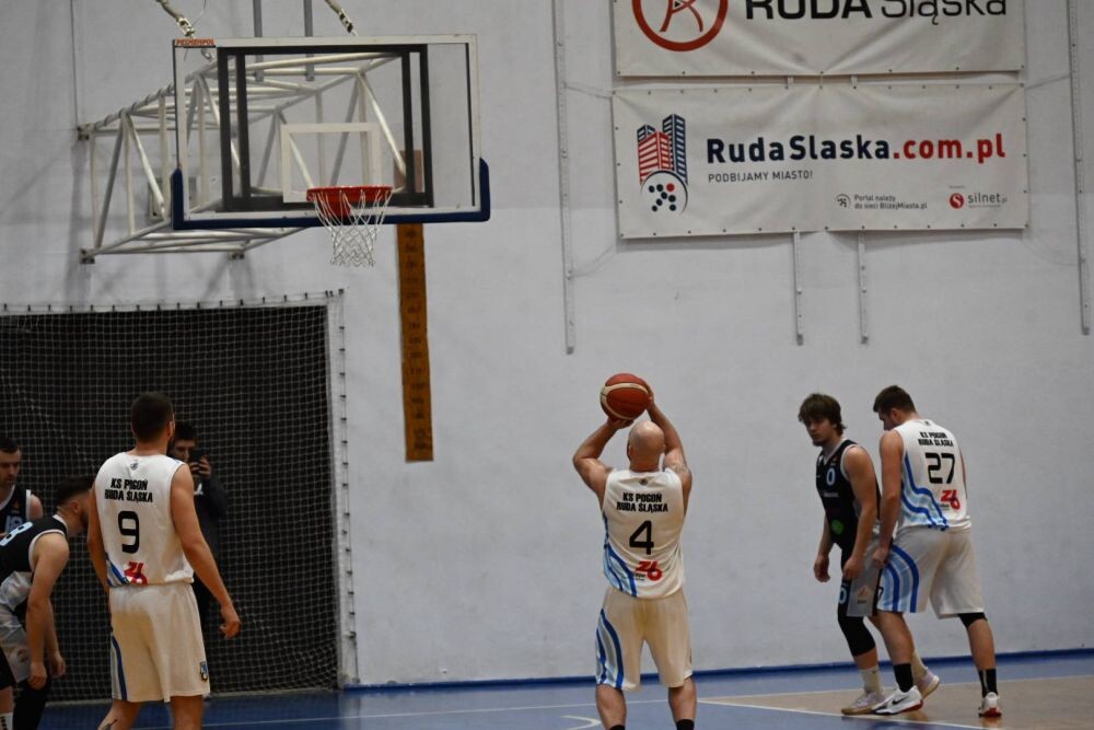 Galeria zdjęć ze zwycięskiego meczu K.S. Pogoń z MUKS Sari Żory/fot. FB Michał Pierończyk